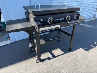 28” BLACKSTONE 2-burner griddle with lid and cover