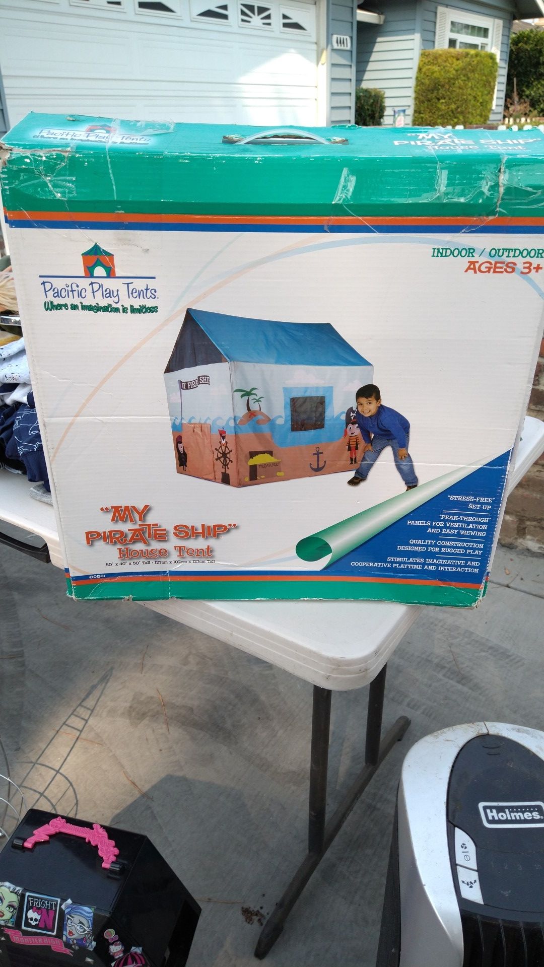 Kids play tent