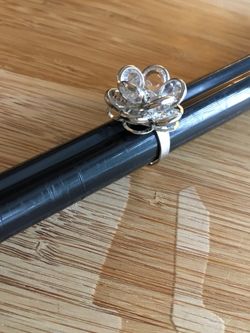 Adjustable Silver Tone Ring With Floral Pedal Design Size 7 1/2