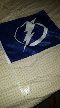 Tampa lightening bolts car flag