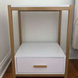 2 Night Stands and 2 Lamps- 4 Piece Bundle Deal!! 