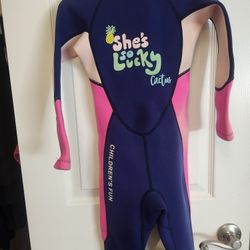 Girls wet suit Large