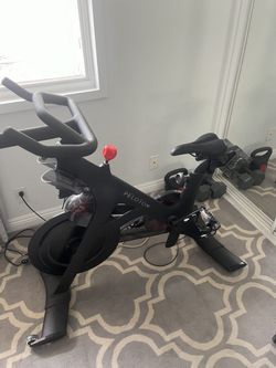 2023 Peloton Bike Plus Excellent Condition 0-50 Rides - Castle Rock, CO