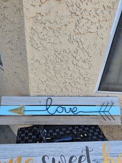 Decorative Wood Arrow Sign with Love Wire
