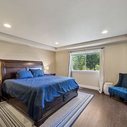 Costco 5-Piece King Bedroom Set