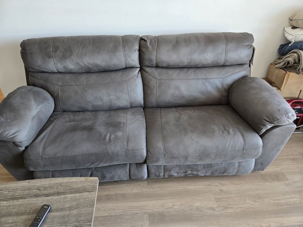 Wide Lovesit (Almost New)