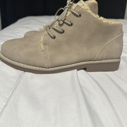 Women’s Boot. Seven Dial’s.  Size 9.5. Never Worn. $10