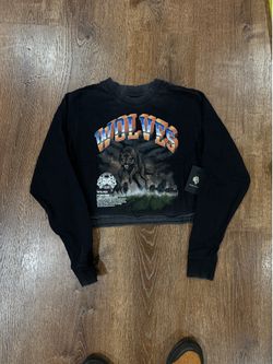 Women darc sport Black and orange graphic long sleeve cropped sweatshirt size small