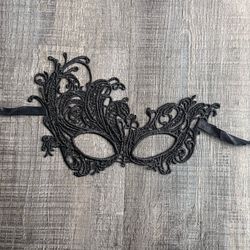 New Black Lace Filigree Masquerade Mask