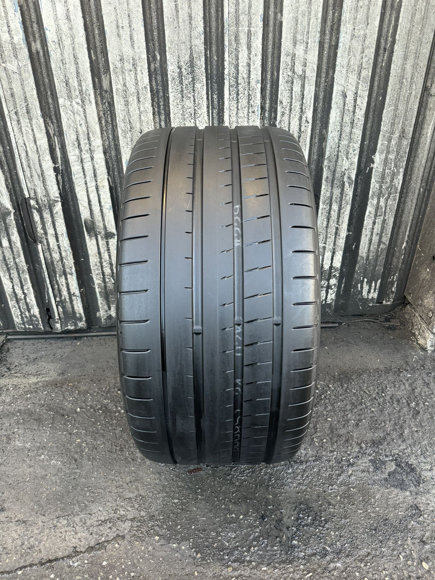 315/35/22 315/35R22 Yokohama AdvanSport V107 BMW Like New