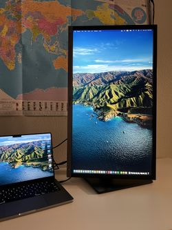 Samsung 28 Inch 4K Business/Gaming Rotating Monitor
