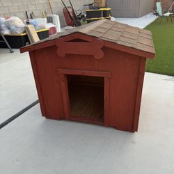 Dog House (PICK UP ONLY)