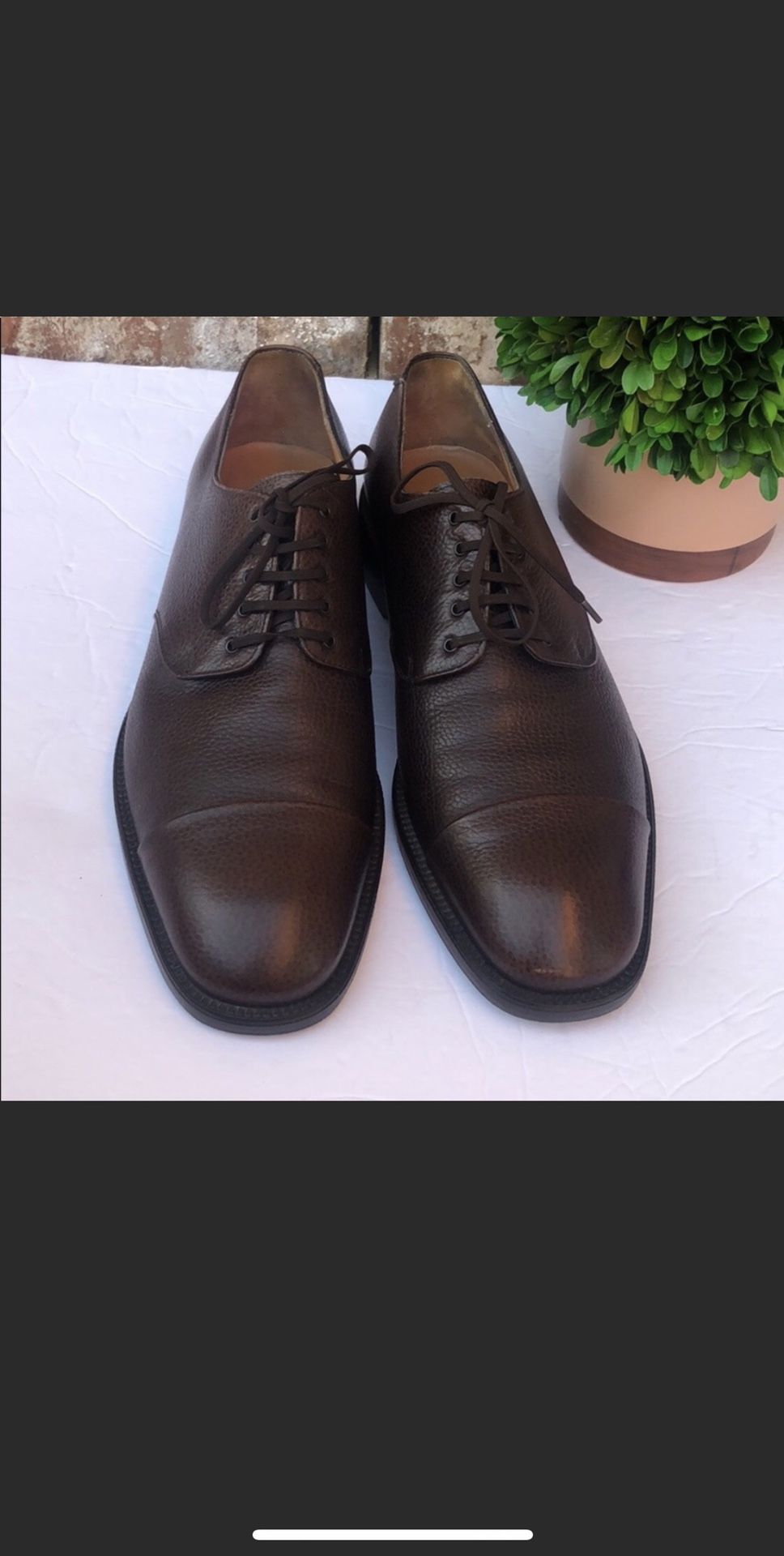 SALVATORE FERRAGAMO Leather Round Toe Oxfords