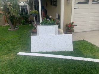 Quartz Kitchen Countertop Pieces