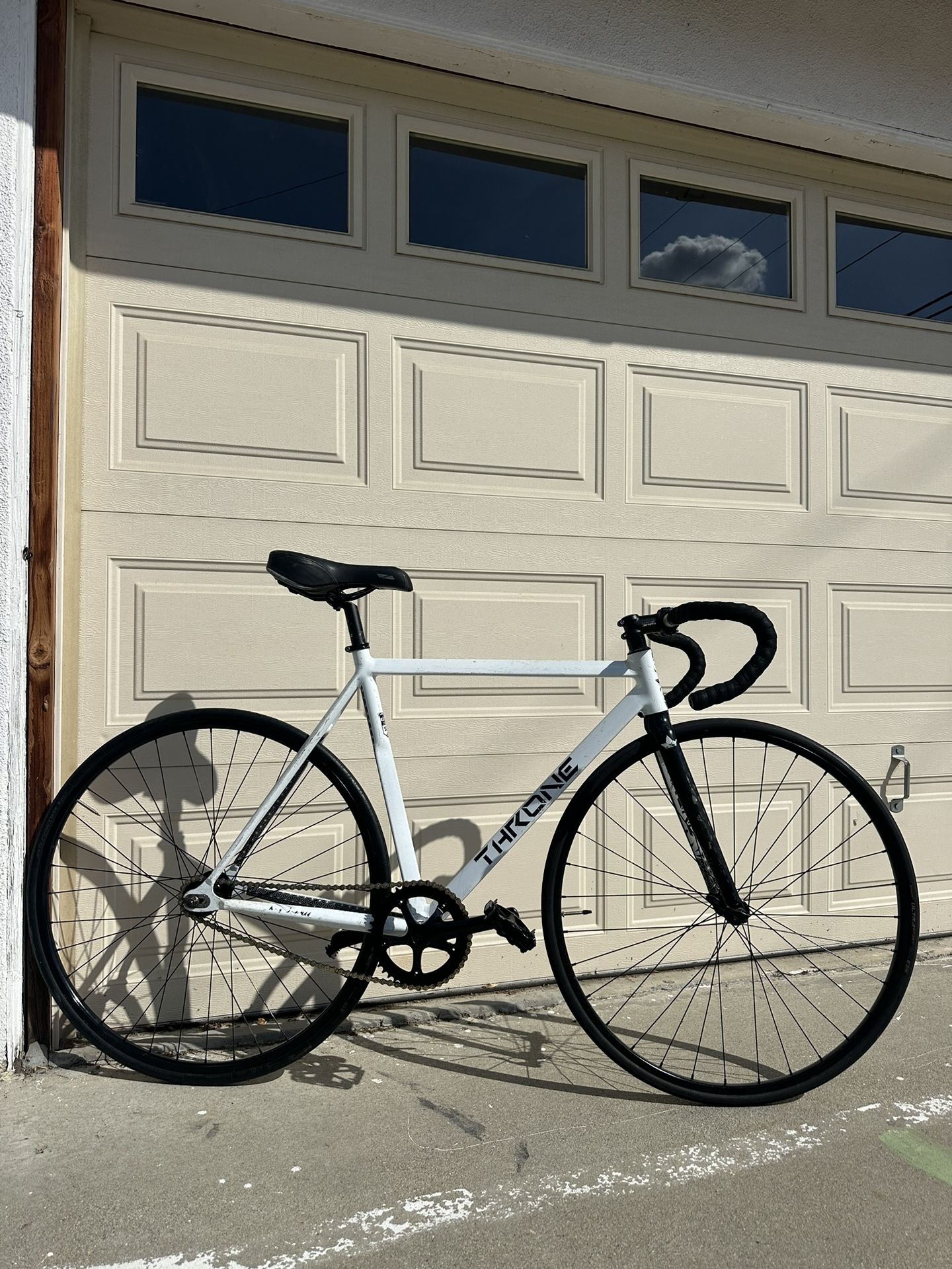 Throne prism Fixie