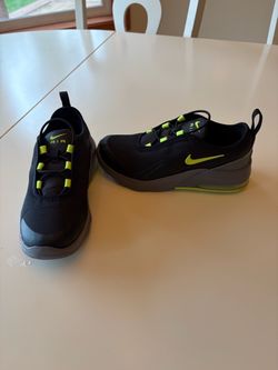 New Nike Kids Black & Neon Yellow Shoes 12c