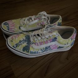 9.0 Men 7.5 Women Lightly Worn -all Comes With Box VANS