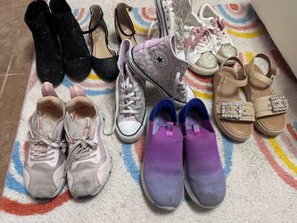 Girls shoes size 4-5