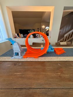 Hot Wheels Loop Stunt Champion Track Set
