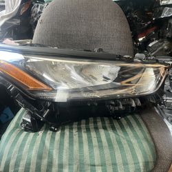 2020-23 TOYOTA HIGHLANDER RIGHT HEADLIGHT 