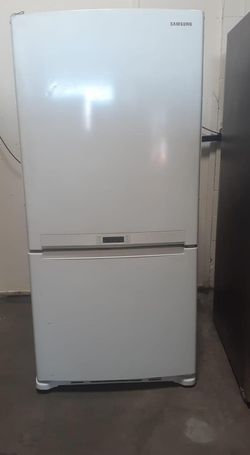 Samsung Bottom Freezer White Refrigerator
