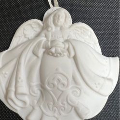 VTG 1999 Roman Inc. Heavens Treasure Porcelain Angel Ornament