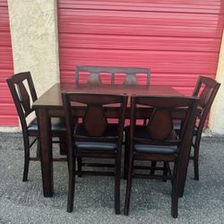 4 Chairs And Bench Set