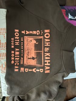 Noah Kahan 2026 Tour sweatshirt