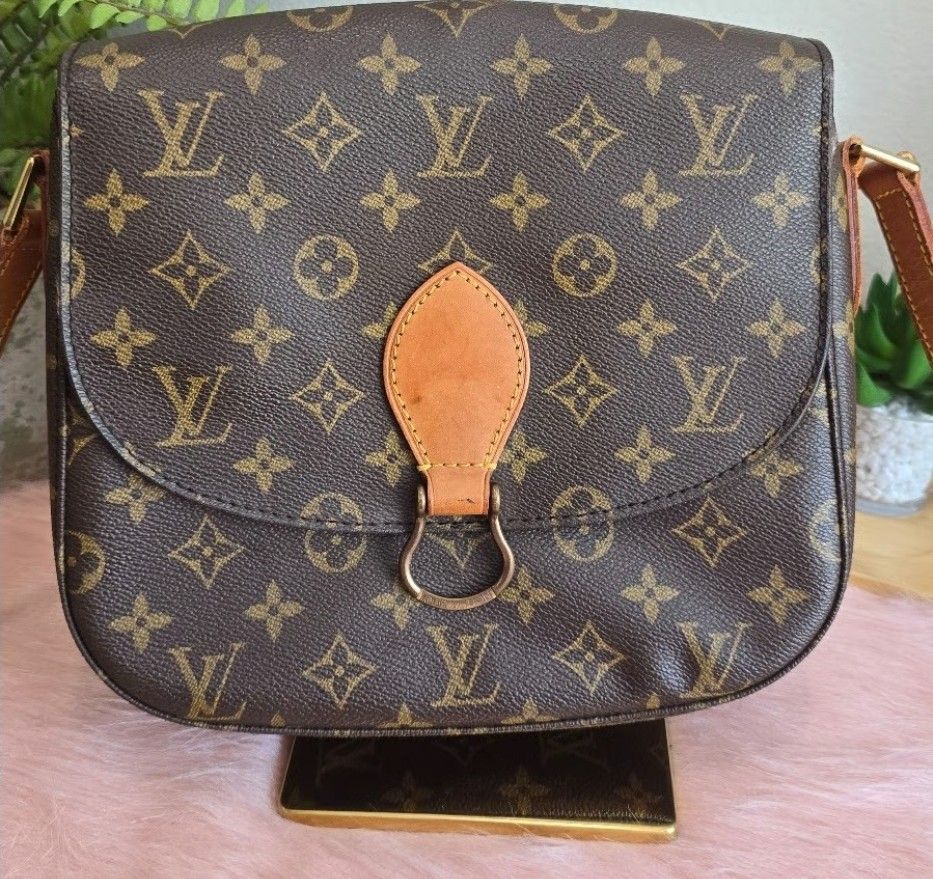 Louis Vuitton 100% AUTHENTIC Staint Cloud