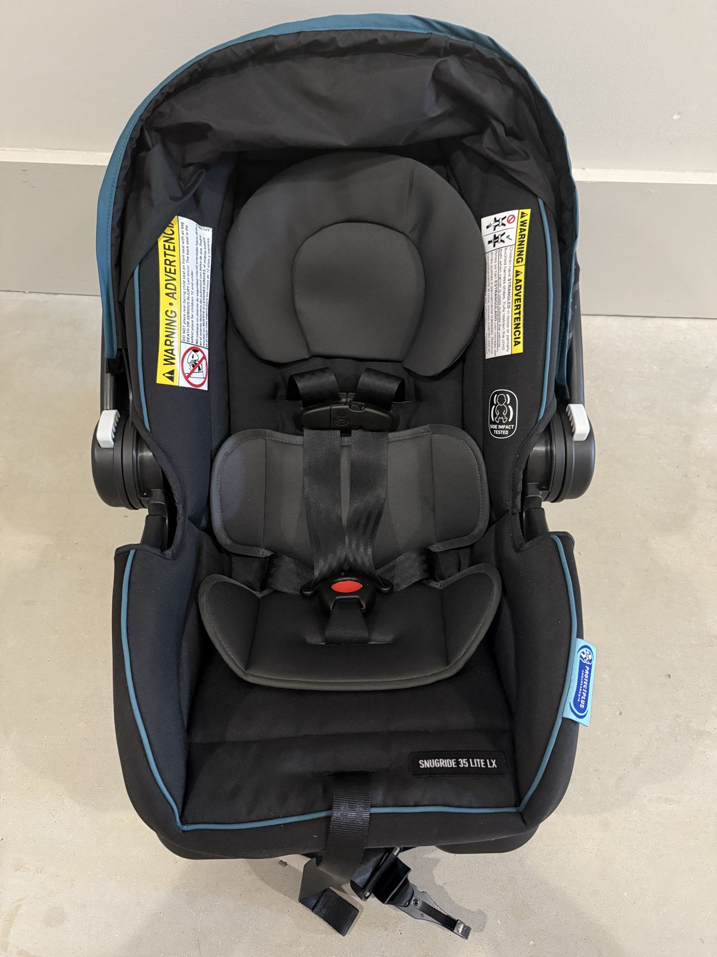 Graco SnugRide 35 Lite LX - practically new!