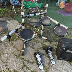 Acorn Instruments Triple D5  Drum Set