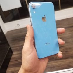 iphone XR unlocked PLUS free warranty 