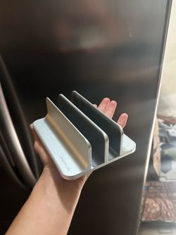 Laptop stand