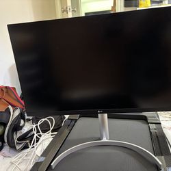 2 x 27" LG 4K Monitors