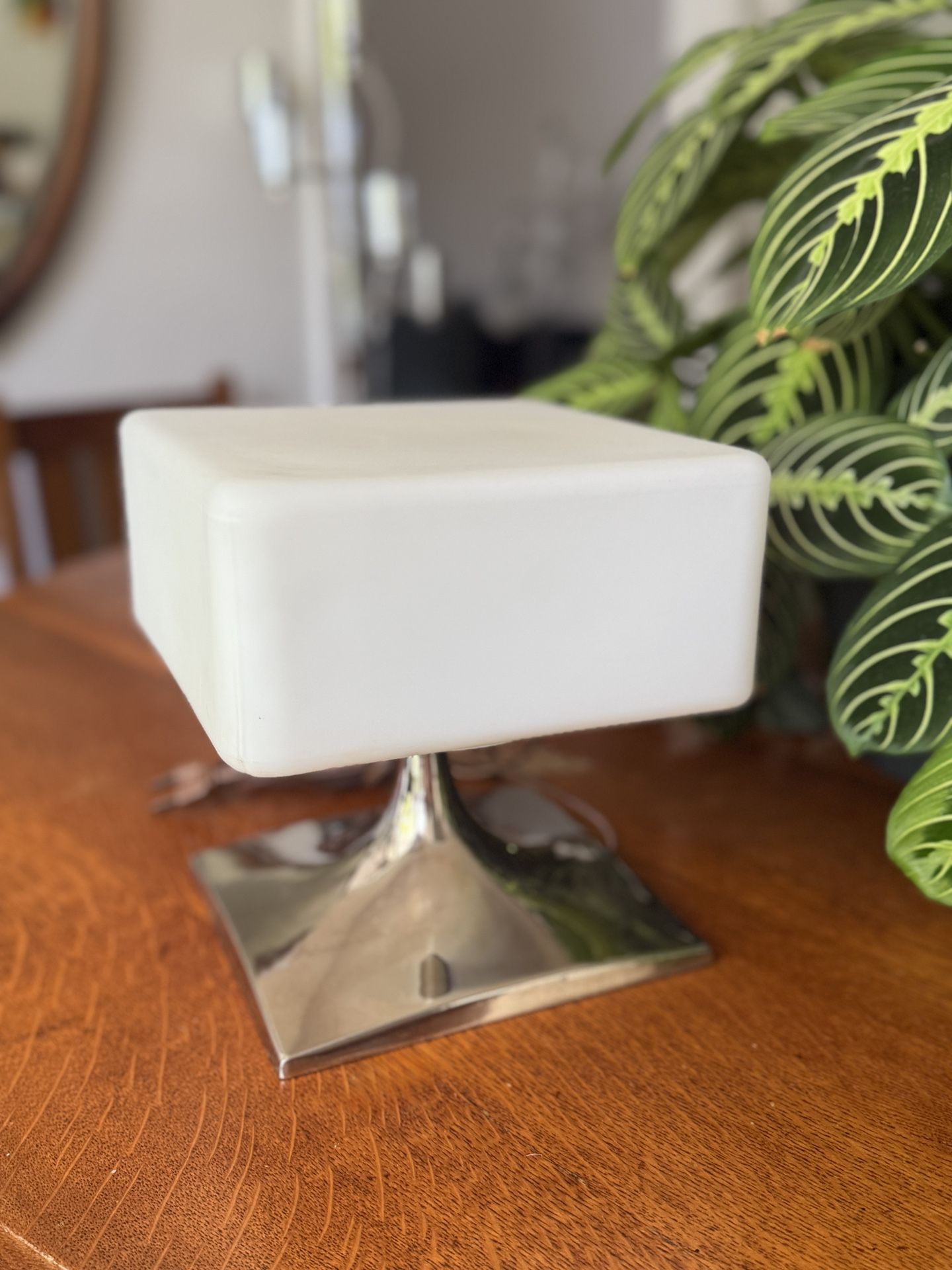 Rare Square Laurel Lamp With Chrome Tulip Base, Model 6083