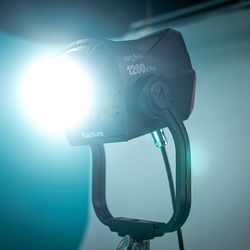 Aputure 1200d PRO LED lighting fixture kit