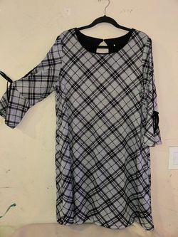 Women’s Plaid Shift Dress with Cold-Shoulder Detail – Size Large