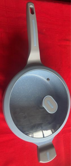 Set of 2 NEW Nonstick Pans w/ Glass Lids