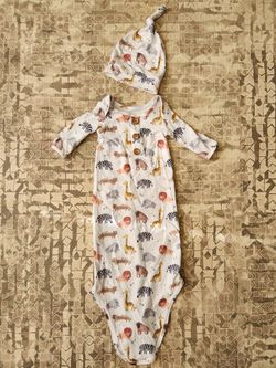 NWOT Caden Lane Newborn Knot Gown and Hat Safari Party Set