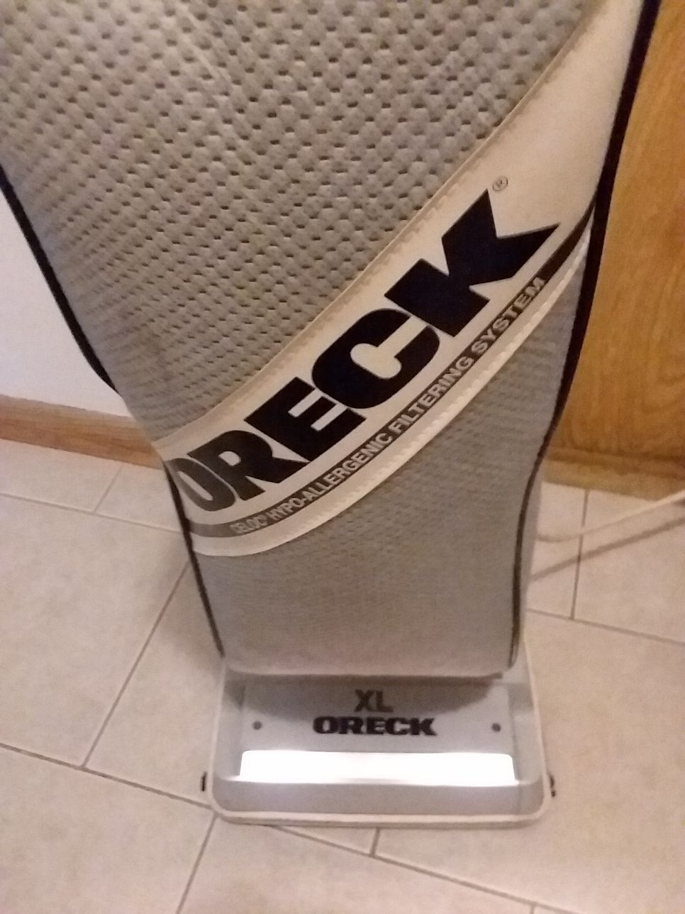 Oreck XL extendalife celoc hypo ALLERGENIC upright bag vacuum cleaner in excellent working condition