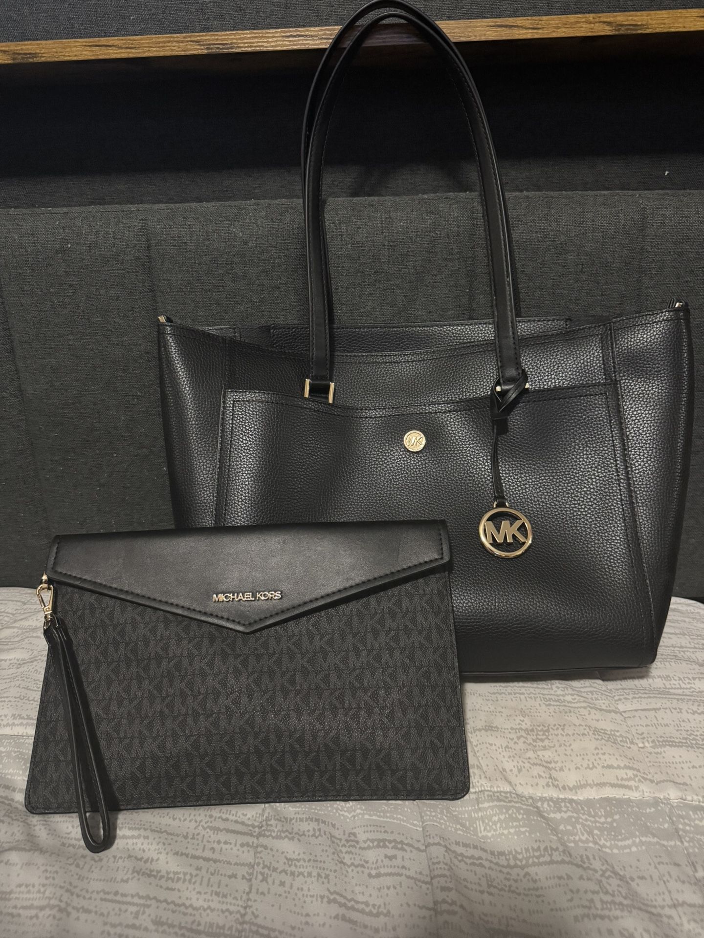 Michael Kors Purse & Matching Large Wristlet
