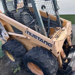 Skid Steer Mustang 2044 