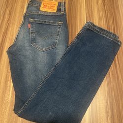 Levi’s Jean Size 28x32                                  Z 