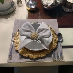 Elegant Dip-in-Gold Silverware Set - 24 Pcs!