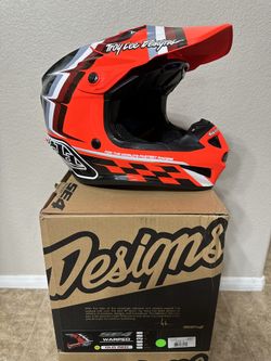 Troy Lee designs helmet 
