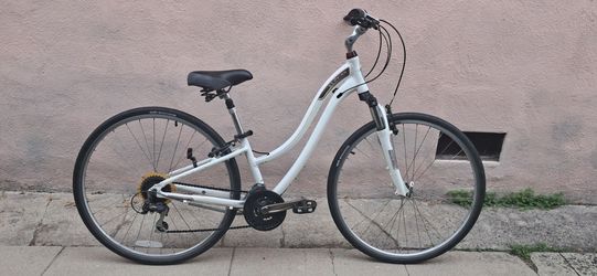 SCHWINN HYBRID 24 SPD