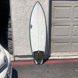 Surfboard 5’7 | Surfing | Board