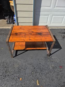 2 coffee tables. Or end  tables