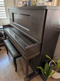 Free 1920's Vintage Piano for Parts