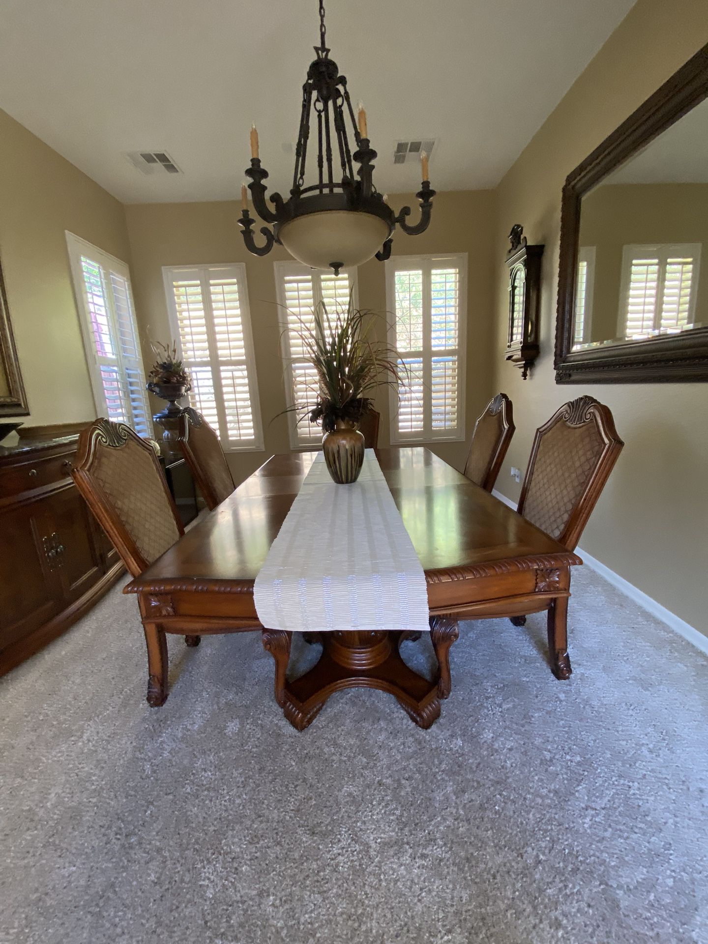 Dining Table & Chairs